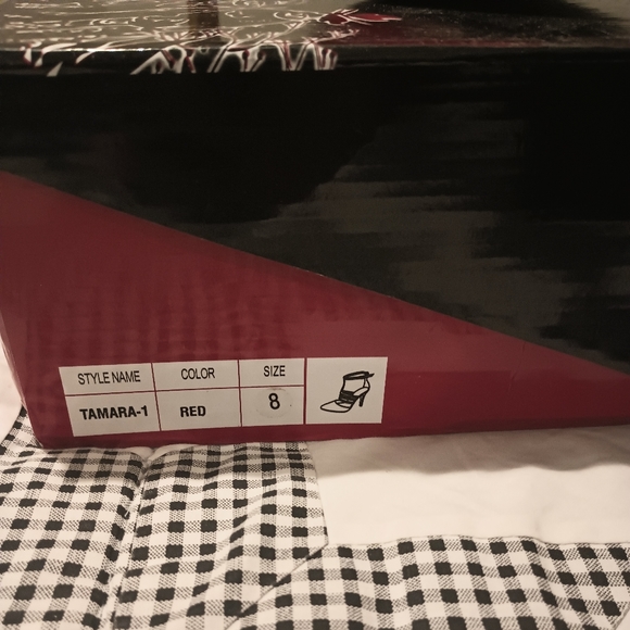 Heels - Picture 2 of 6